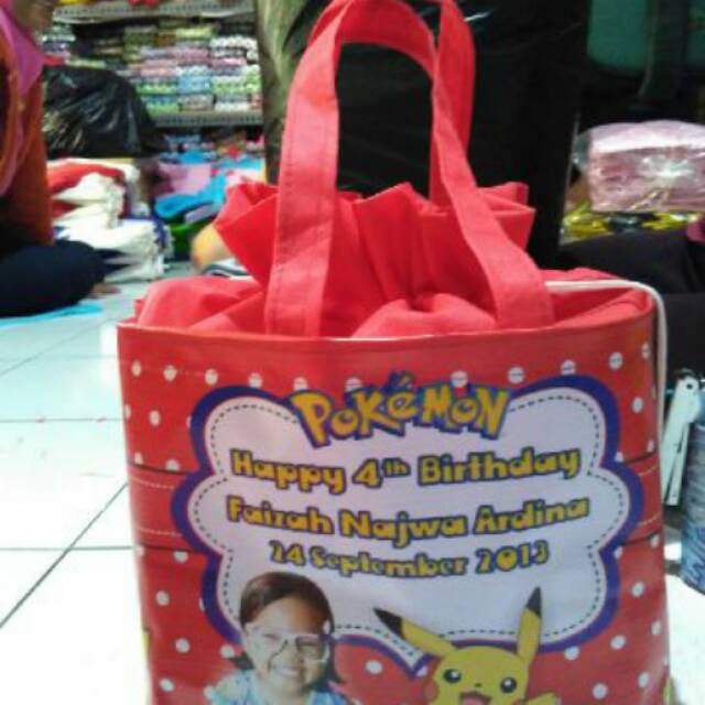 

Goodie bag ultah serut karakter plus foto & nama anak full colour custom