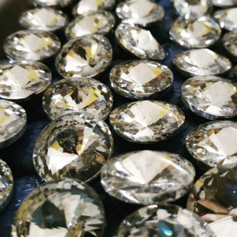kancing kristal untuk sofa dipan spring bed dekorasi