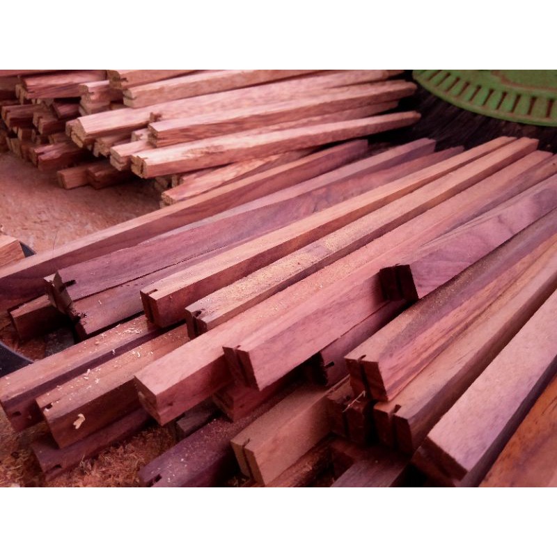 Tangkringan Lovebird Kotak Sonokeling