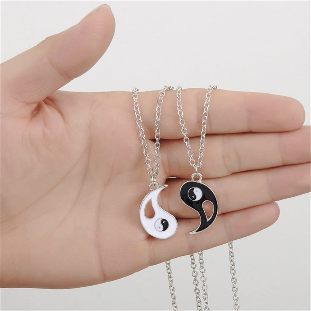 1 Pasang Kalung Rantai Liontin Yin Yang Tai Chi Warna Hitam Dan Putih Gaya Retro Vintage Untuk Unisex