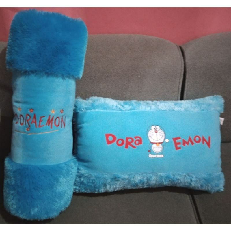 0BANTAL BONEKA DORAEMON DORA EMON SATU SET PLUS GULING BAHAN RASFUR