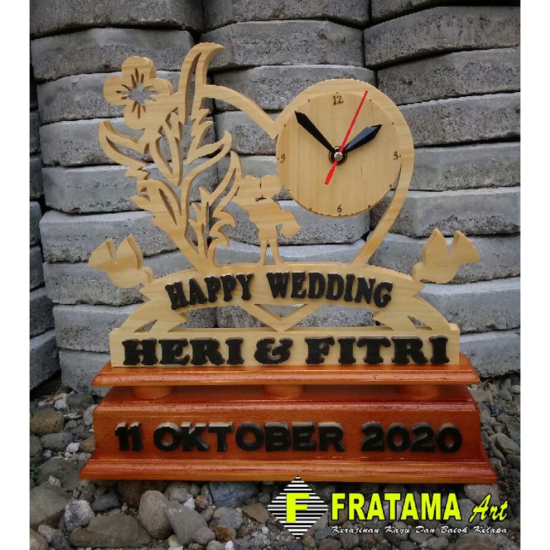 jam kayu ukir nama