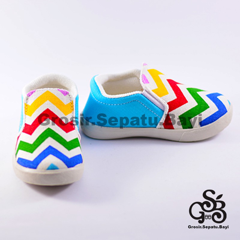 sepatu anak perempuan slip on motif rainbow zigzag murah