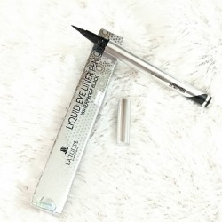 La Tulipe Liquid Eyeliner Pen