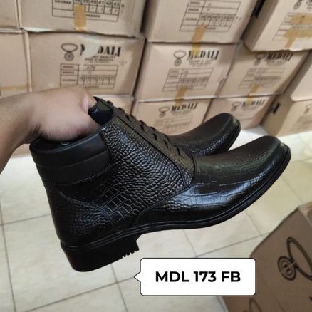 Sepatu Kulit PDH Pria semi boots Polri TNI security guard PNS sepatu kerja formal tampil lebih keren