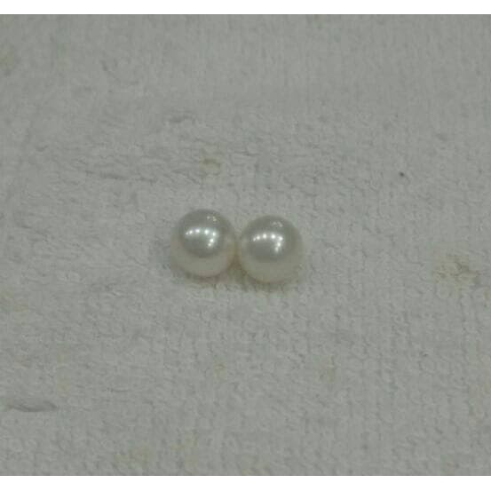"Butiran mutiara air laut asli lombok (baby pearl )"