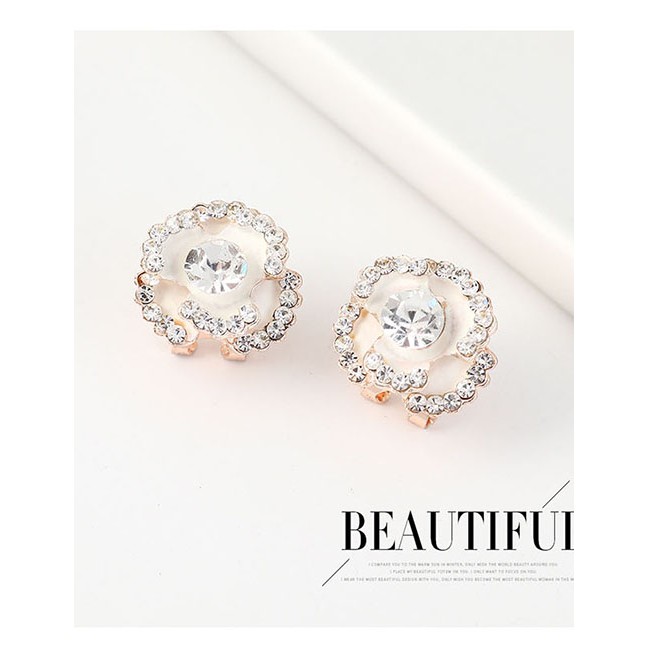 LRC Anting Tusuk Fashion 14k Gold Gold-plated Flower Stud Earrings With Rhinestones Y63696