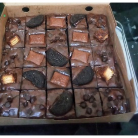 

BROWNIES BROWNIS PANGGANG FULL COKLAT ULANG TAHUN TOPING SERBA COKLAT PREMIUM