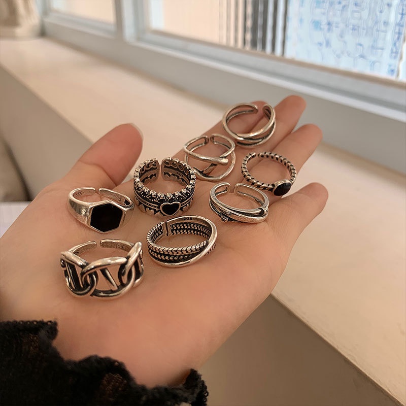 YEEZII 7 Pcs / Set Cincin Model Terbuka Dapat Disesuaikan Bentuk Hati Warna Hitam Gaya Retro Untuk Wanita