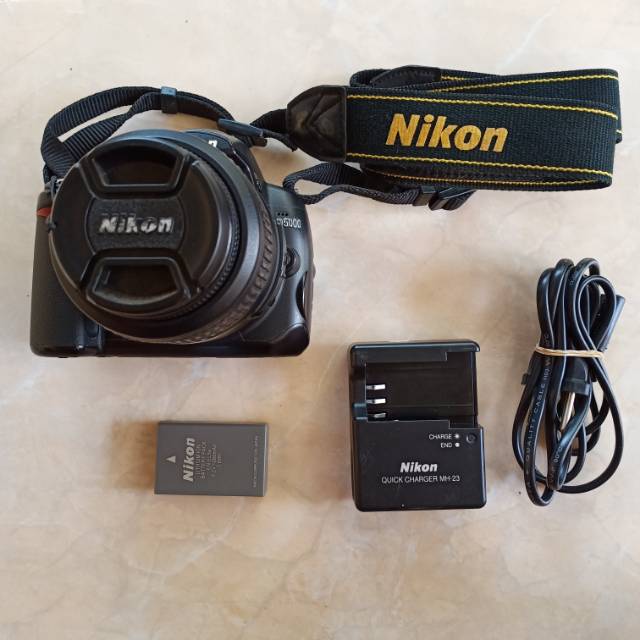 Nikon D5000