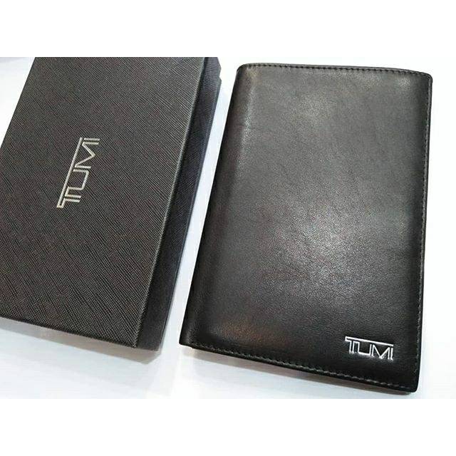 Dompet Cowok (Passport Cover)  Tumi size 11x16.5cm semi premium, kulit lentur, set box