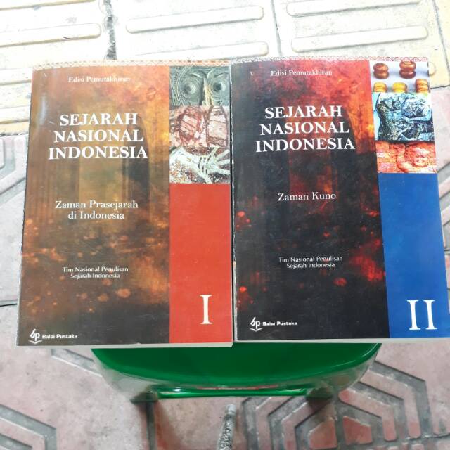 Sejarah Nasional Indonesia jilid 1&2