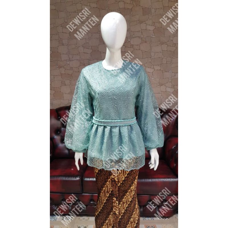 Kebaya lingkar dada/kebaya