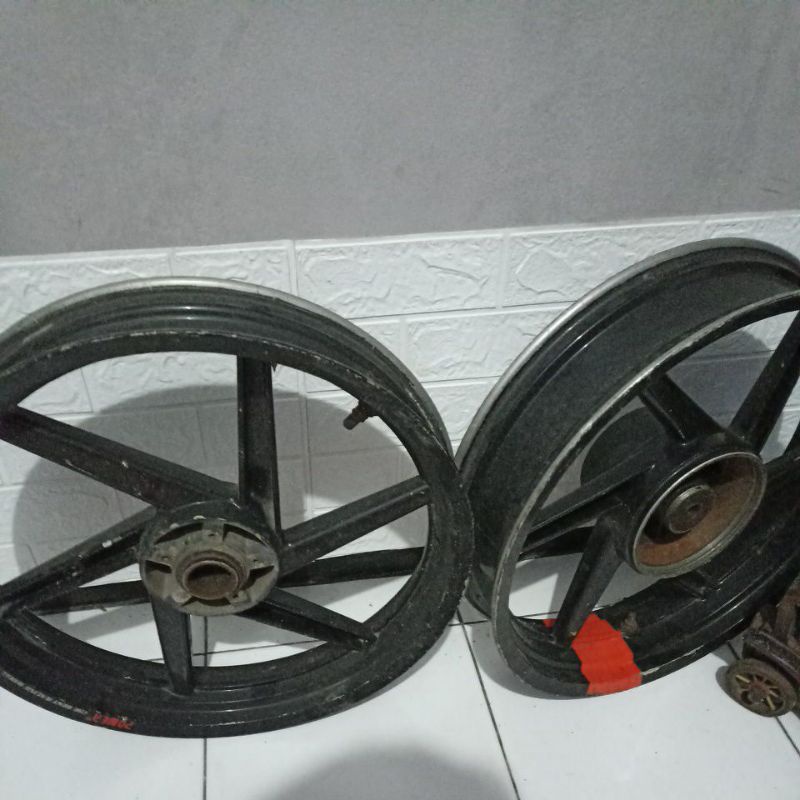 velg tapak lebar tiger