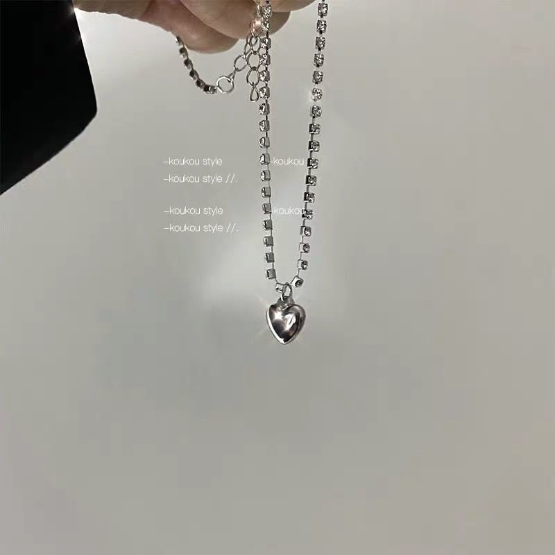 Kalung Rantai Choker Klavikula Hias Liontin Hati Berlian Gaya Korea Untuk Wanita