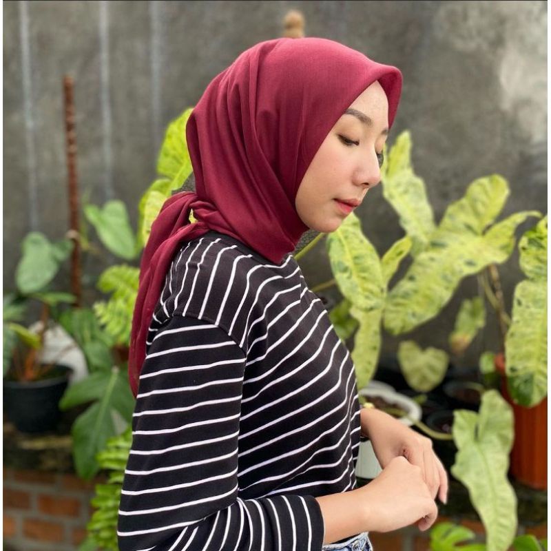 Hijab segiempat Paris premium/jadul | Redrose | varisha | Azara Paris jadul