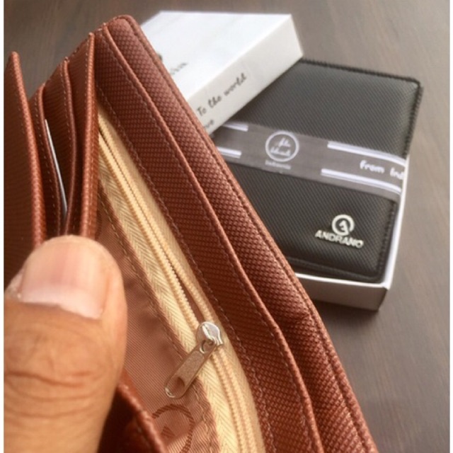 anton hilmanto X andrano dompet lipat pria bahan kulit sintetis lokal kualitas sangat baik jahitan adu manis yang rapih #dompet #dompetlipat #dompetpria #dompetcowok #dopetfyp #fyp