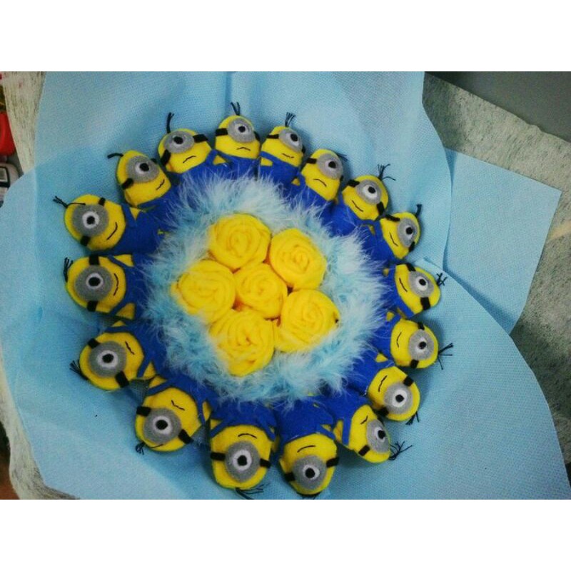 hadiah kado buket boneka minion diameter 20 cm