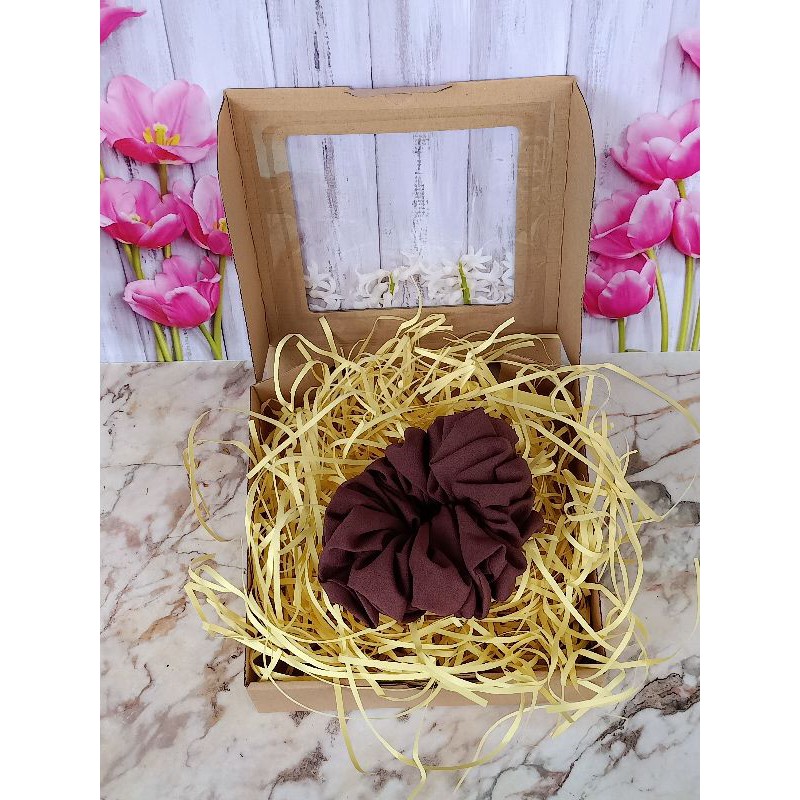 

shredded paper/kertas cacah/ kertas serut/alas kado