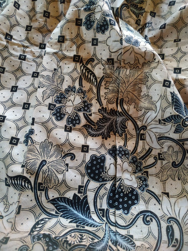 [new Product] Wou Batik Couple Puspita Kebaya Brokat Tille Mutiara Mix Payet Batik Couple Modern