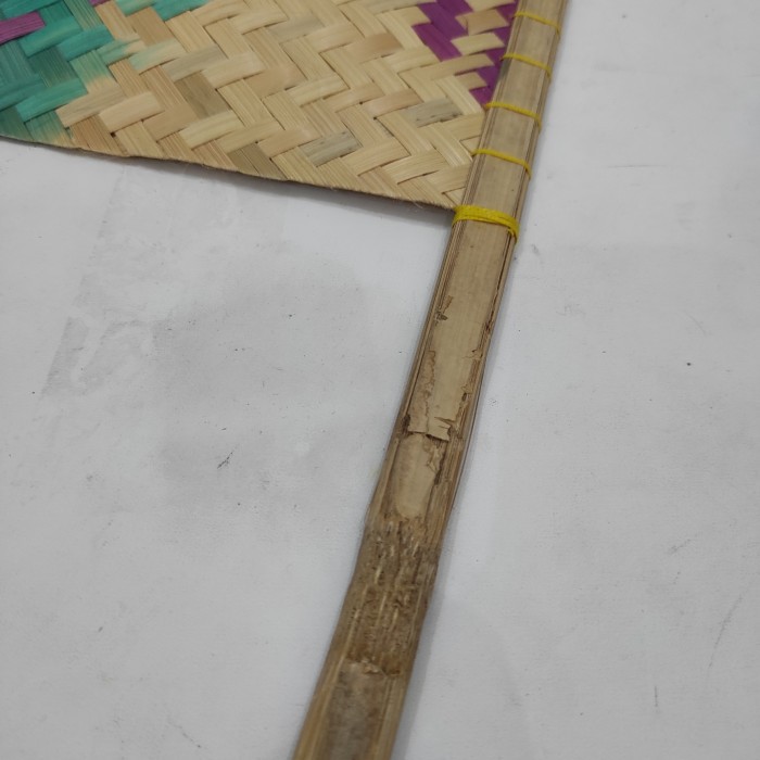 Kipas sate bahan bambu warna kecil