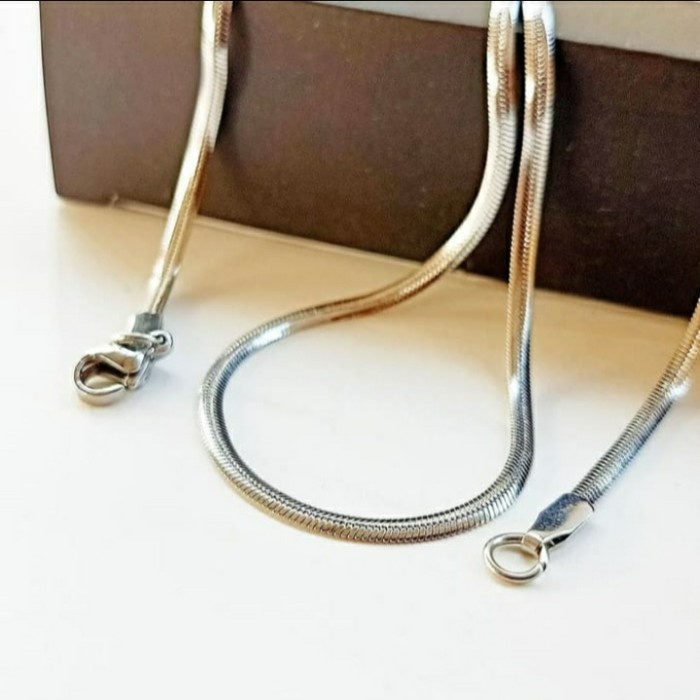 Pria-Kalung- Kalung Titanium Model Belut Ular Pipih 50Cm-Kalung Pria-Wanita-Emas -Kalung-Pria.