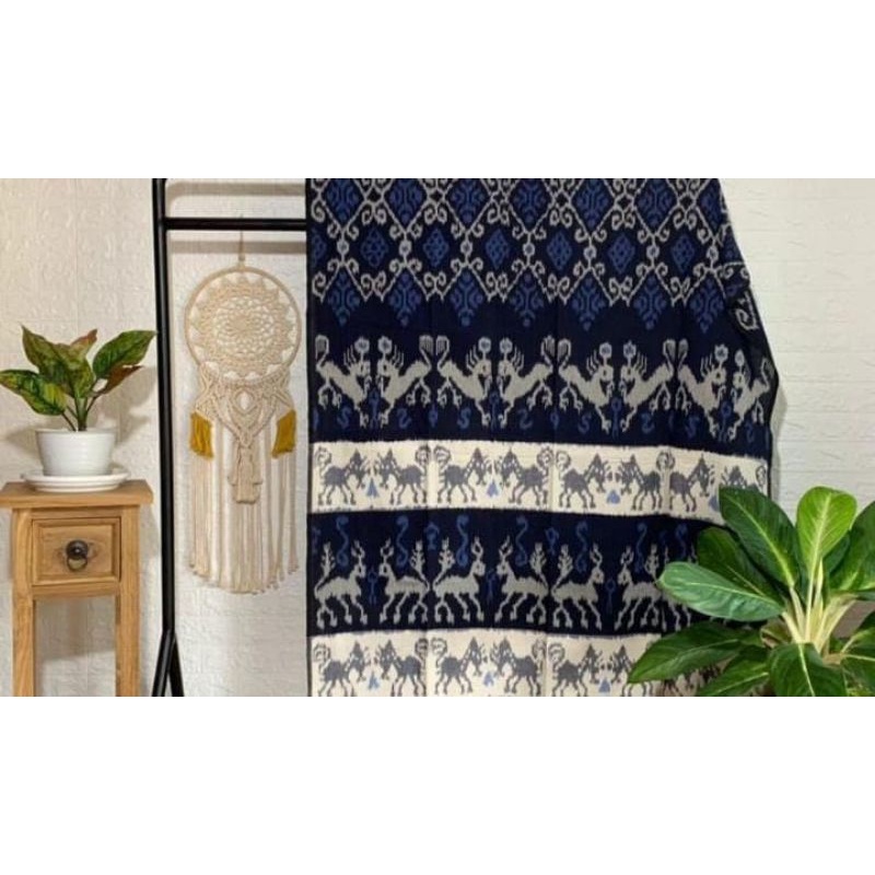 Kain Tenun motif Hewan - Hewan