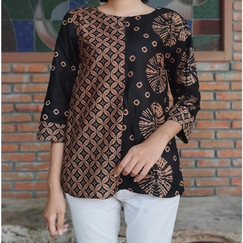 BLUS BATIK JUMPUTAN KAWUNG KEKINIAN ATASAN BATIK MURA LAWASAN COKLAT SERAGAMAN KANTOR