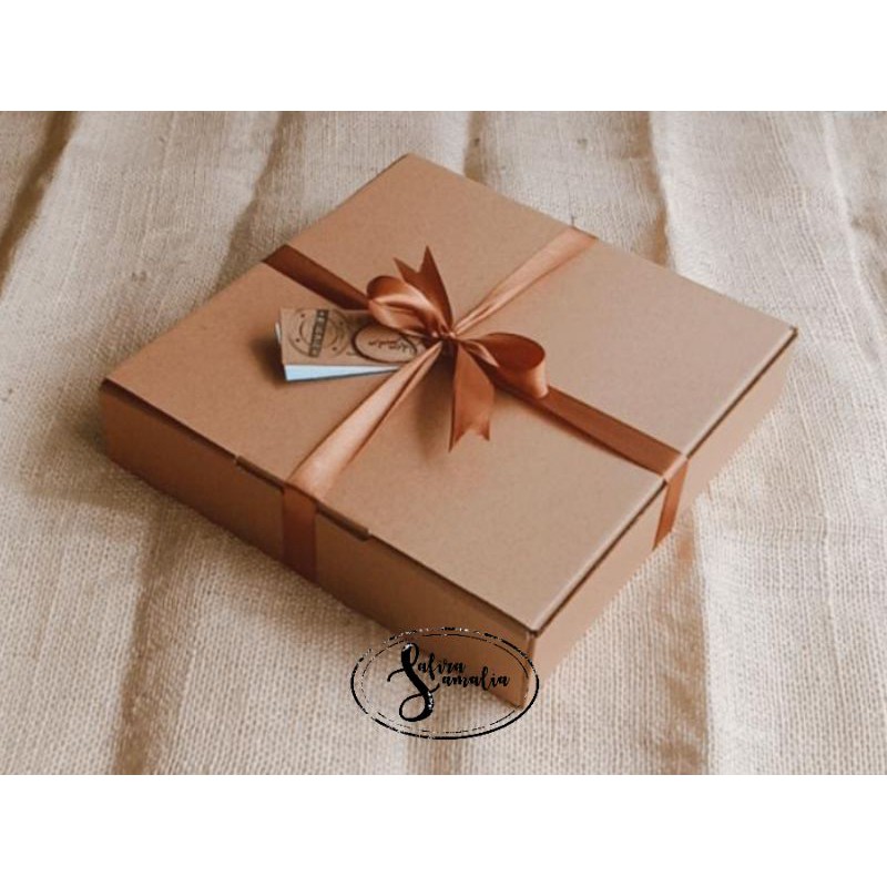 

Box spesial - Box dus - Kotak kado - Box Saja