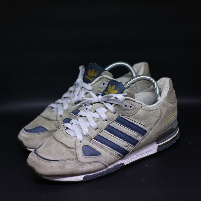 Sepatu Sneakers Adidas ZX 750 (second)