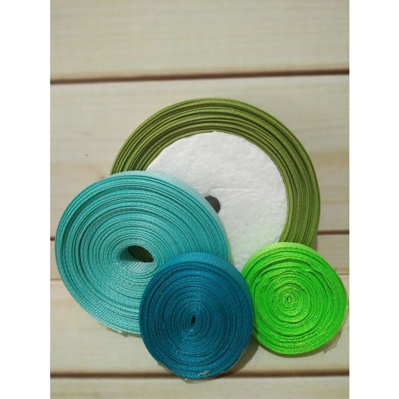 

GM (1 Roll isi 3y) pita grossgrain lebar 1cm hijau