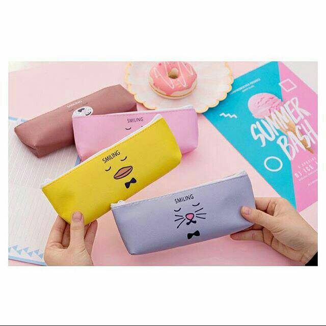 

Tempat pensil/ kotak pensil/ tempat alat tulis Smiling