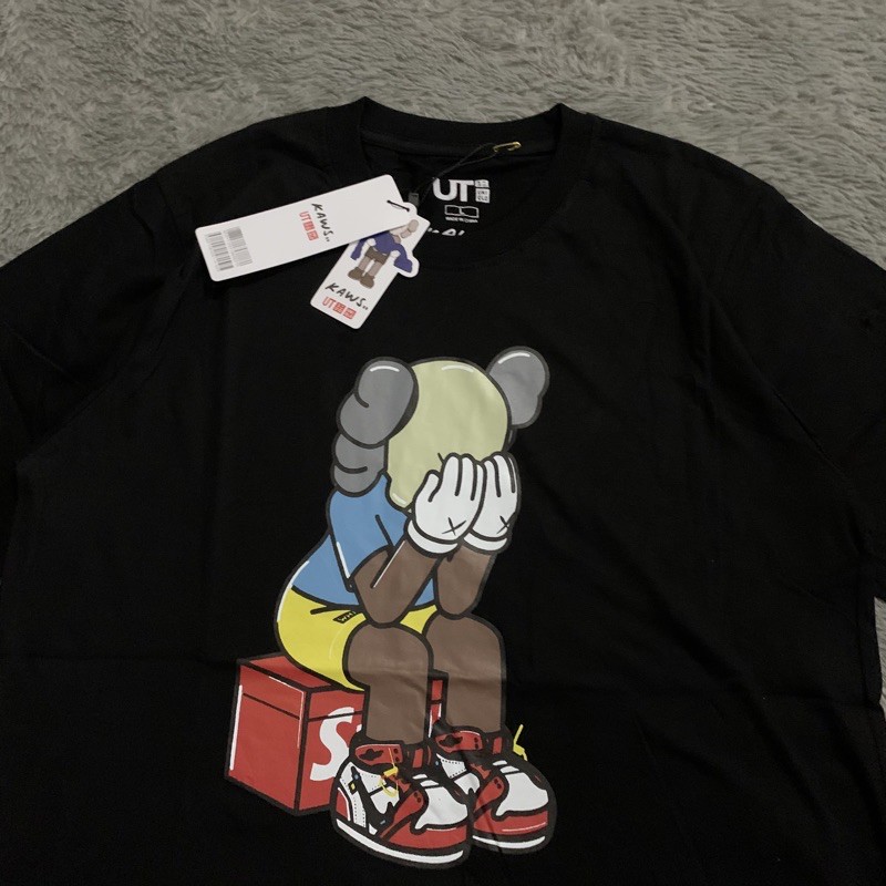 Kaos Air Jordan X Kaws Crying Color Fultag &amp; Lebel