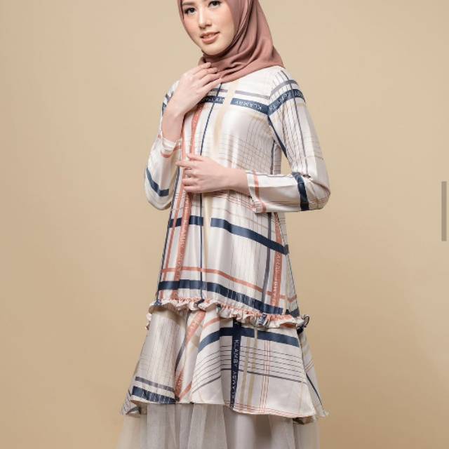 Akasha tunik wearing klamby