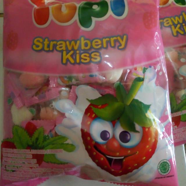 

Permen yupi strawberry kiss