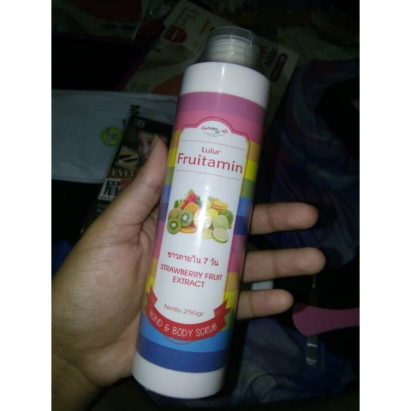 LULUR BODY SCRUB FRUITAMIN FRUTAMIN BPOM MEMUTIHKAN KULIT PEMUTIH PENCERAH TUBUH