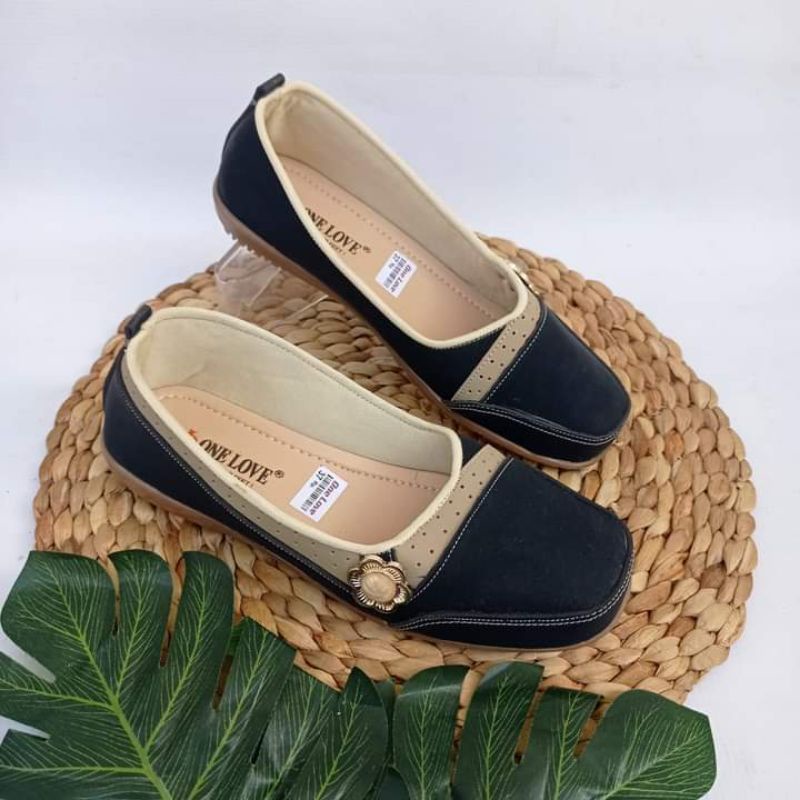 One Love Sepatu Wanita Flat Shoes Cewe Terbaru 100% Original