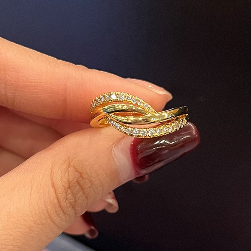 Cincin Warna Emas Aksen Cubic Zirconia Untuk Wanita