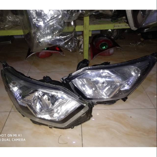 Headlamp Lampu depan Sigra