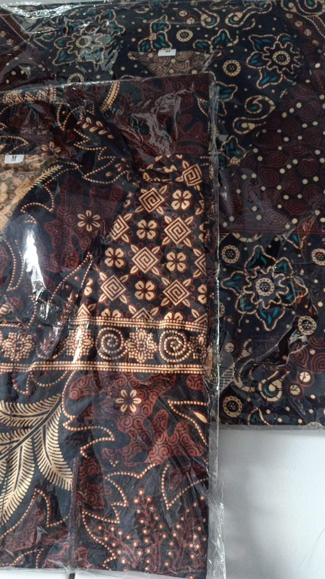 Kemeja Batik Pria Motif Mataram