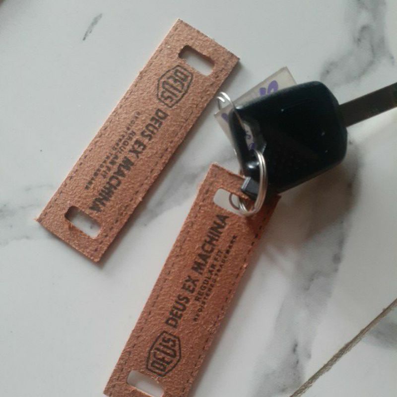 gantungan kunci kulit keren- tidak termasuk besi