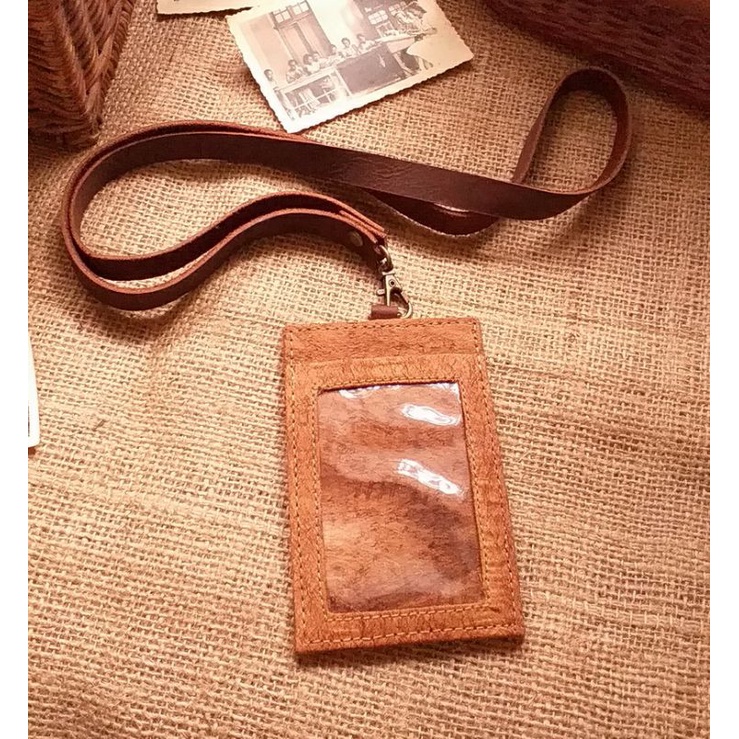 

GOTHIRTY HANDMADE ID CARD HOLDER TEMPAT KARTU NAMA KULIT KAYU