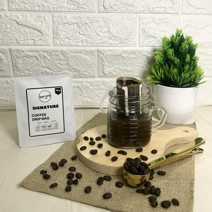 

SIGNATURE Drip Bag Coffee by Kopi Goey