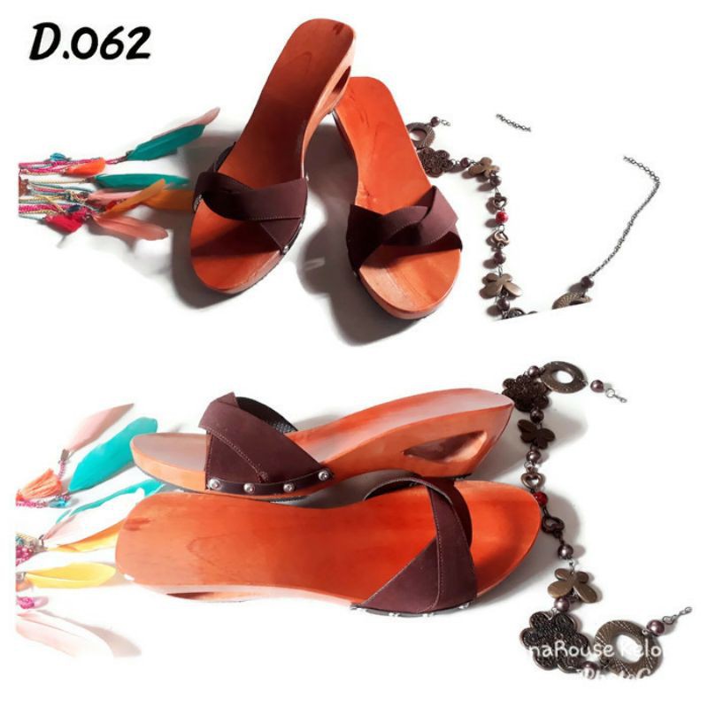 Sandal Kayu wanita