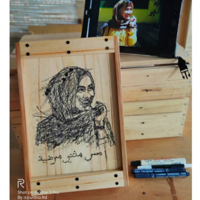 

sketsa wajah kayu - lukis kayu - lukis wajah - photo wood - scribble art on wood