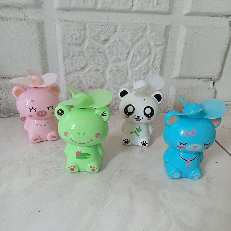 TML-777-1 Mainan Fun Hand Fan Kipas Karakter Warna Bagus 777-1