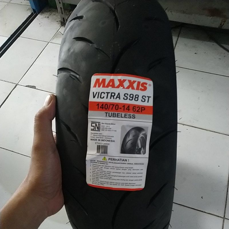 Ban Maxxis Victra 140/70-14