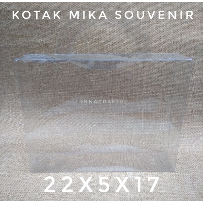 

Kotak Mika Souvenir 22 X 5 X 17 cm