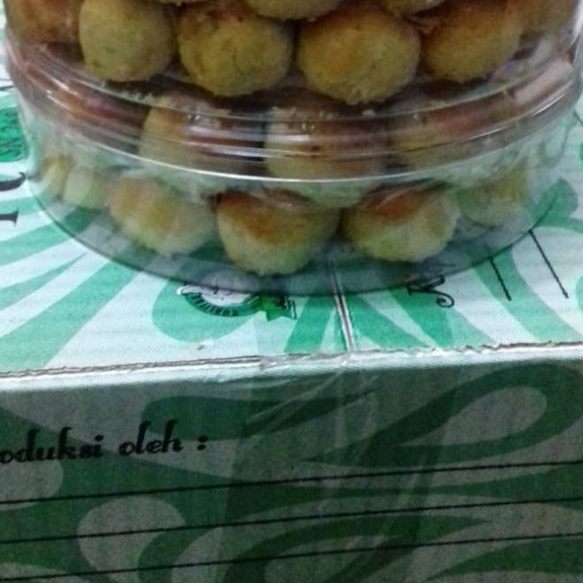 

Paket Kue Lebaran (Kue Nastar, Kue Kulit Jeruk, Kacang Goreng & Brownis)