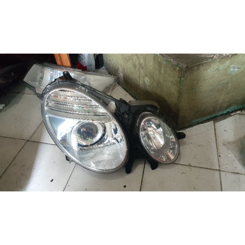 Headlamp Mercy W211 Facelift  th 2006-2009 kanan